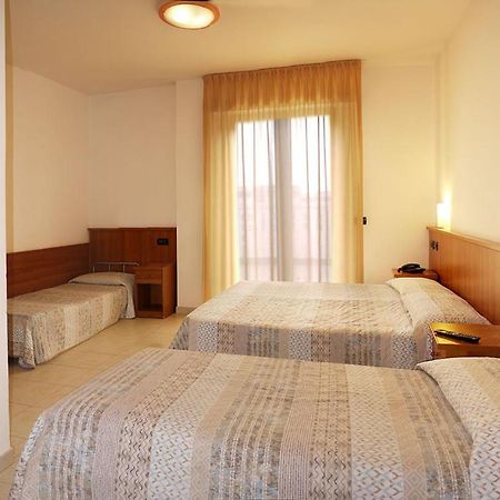 Hotel Alla Rotonda Lido di Jesolo Buitenkant foto