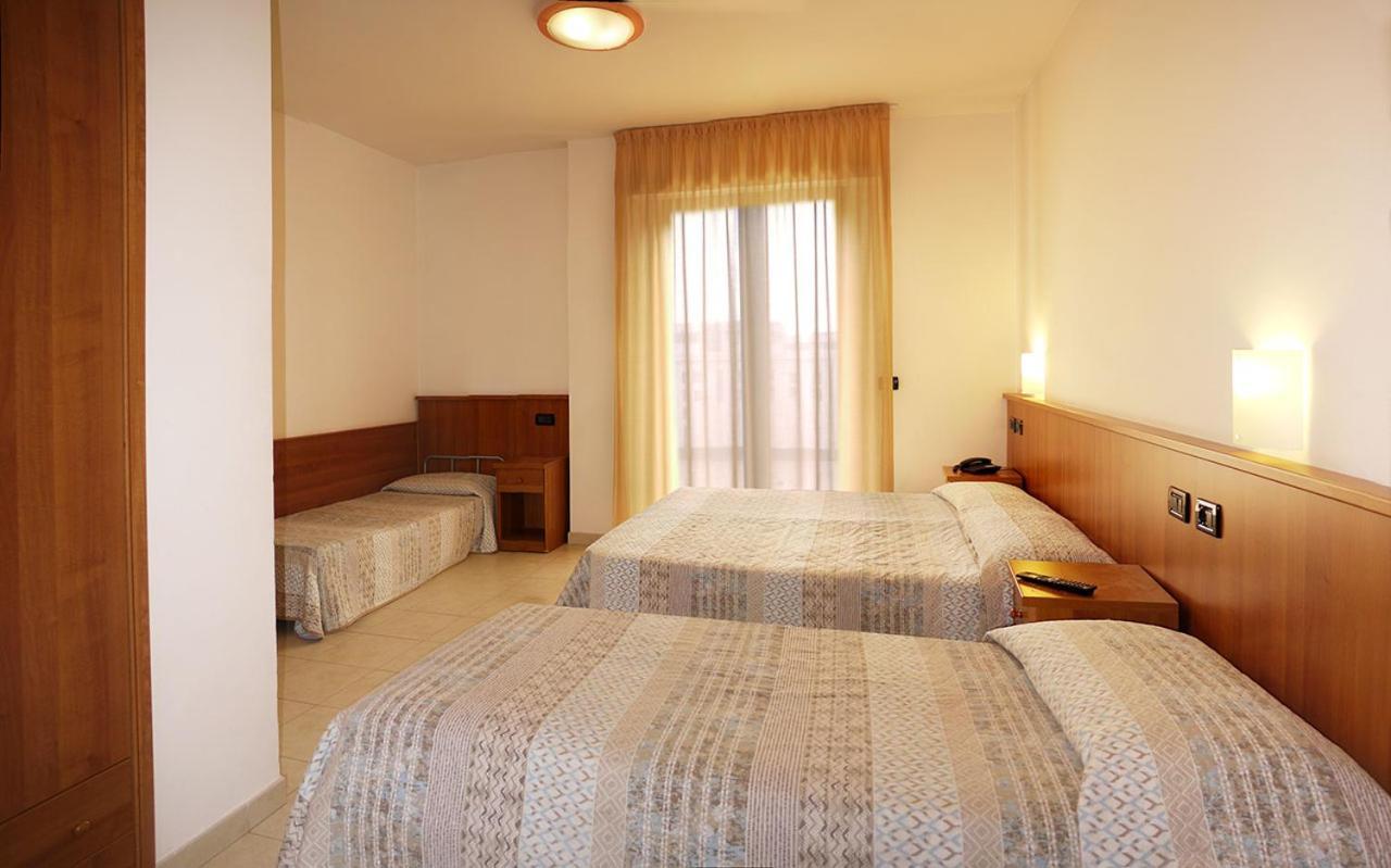 Hotel Alla Rotonda Lido di Jesolo Buitenkant foto