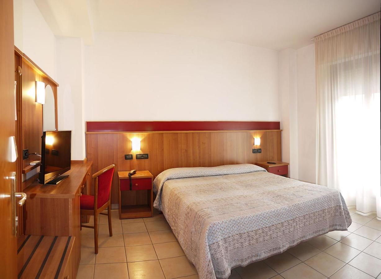 Hotel Alla Rotonda Lido di Jesolo Buitenkant foto