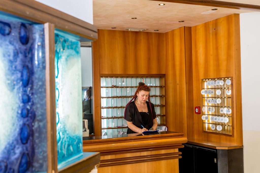 Hotel Alla Rotonda Lido di Jesolo Buitenkant foto