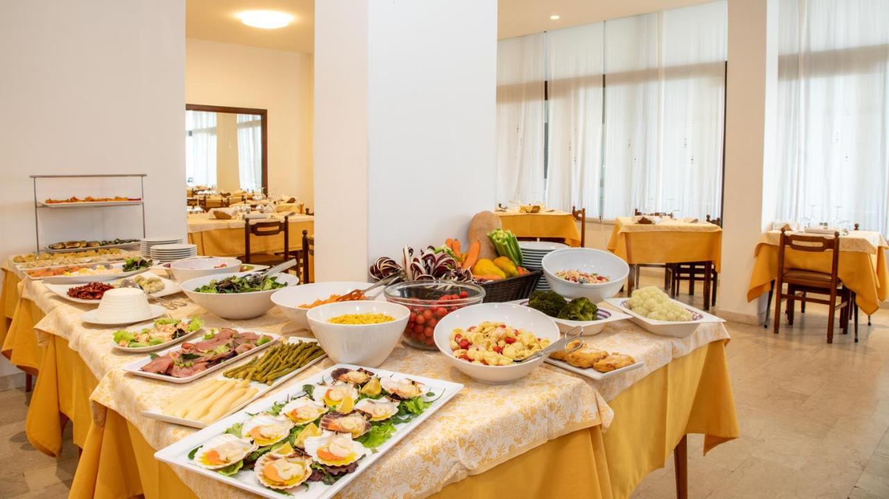 Hotel Alla Rotonda Lido di Jesolo Buitenkant foto